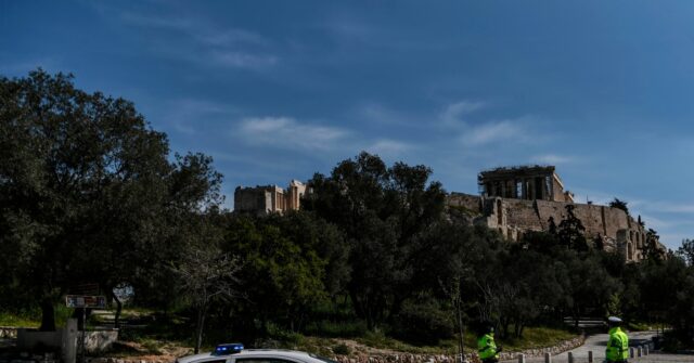 man-stabs-multiple-tourists-near-the-acropolis-in-athens,-greece
