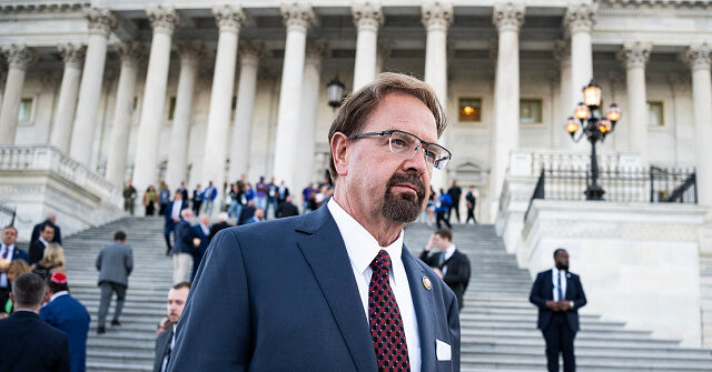 report:-rep.-chuck-edwards-gave-female-staffers-pink-and-blue-handguns