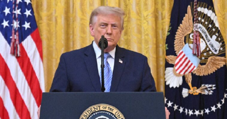 fork-in-the-road:-trump-reportedly-deciding-between-new-ceasefire-with-iran-and-a-‘massive’-military-escalation
