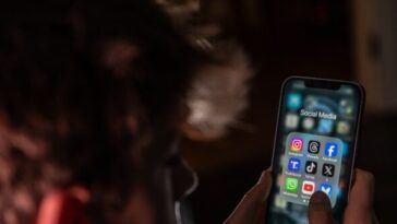 french-lawmakers-approve-ban-on-social-media-for-under-15s