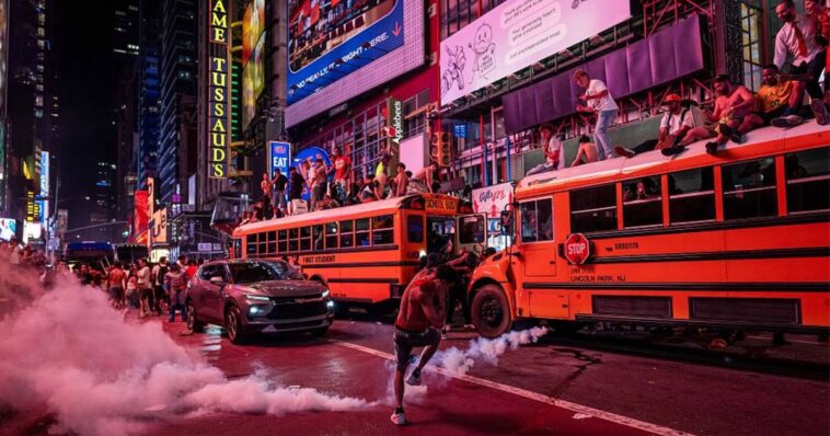 new-york-city-man-charged-after-he-allegedly-celebrated-knicks’-nba-championship-by-burning-a-school-bus
