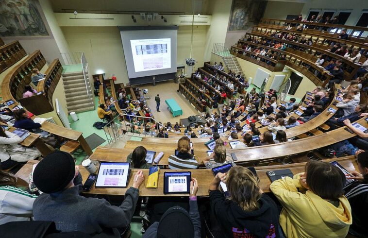 why-college-can-be-the-biggest-financial-gamble-you’ll-ever-make