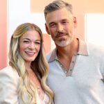 leann-rimes-shares-naked-hot-tub-photo-with-eddie-cibrian-on-road-trip-from-california-to-nashville