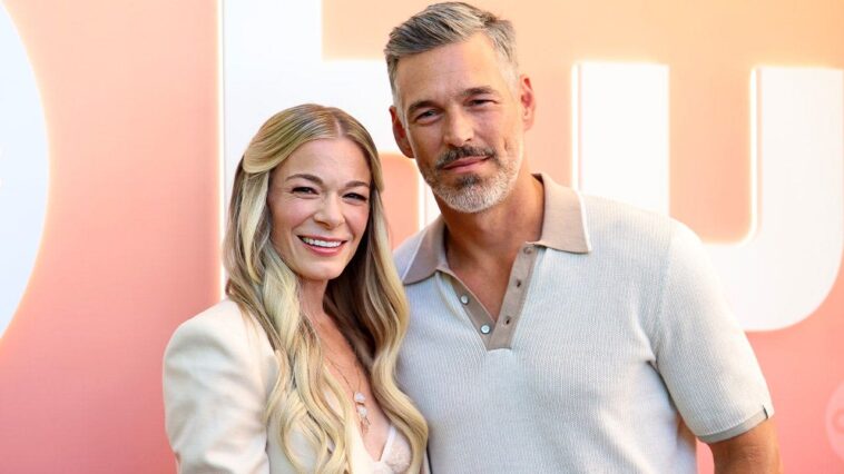 leann-rimes-shares-naked-hot-tub-photo-with-eddie-cibrian-on-road-trip-from-california-to-nashville