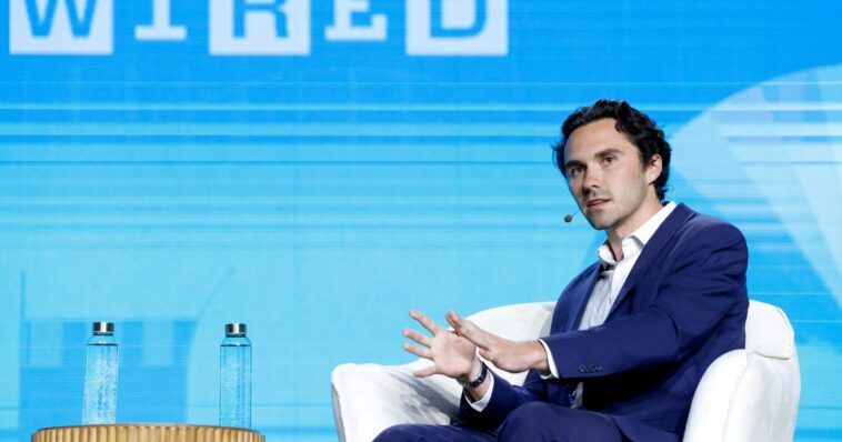 david-hogg-rips-dnc’s-campaign-arm-as-‘evil’-and-says-top-party-fundraisers-‘pick-terrible-candidates’