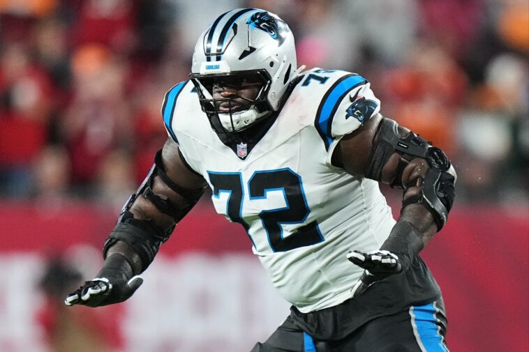 panthers’-taylor-moton-out-for-start-of-regular-season-with-blood-clot-in-lung