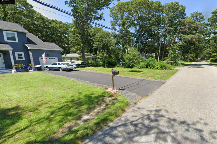 toddler,-2,-in-critical-condition-after-being-found-unconscious-in-long-island-family-pool