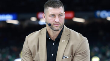 tim-tebow-comes-out-of-espn-bloodbath-with-new-contract