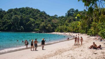 vacation-hot-spot-faces-new-cdc-travel-warning-as-outbreak-cases-continue-climbing