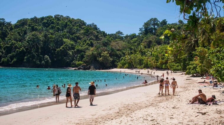 vacation-hot-spot-faces-new-cdc-travel-warning-as-outbreak-cases-continue-climbing