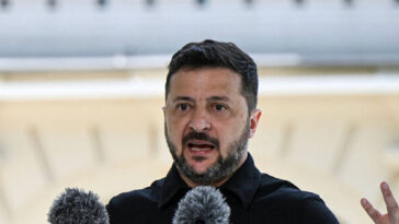 ukrainian-musical-chairs:-zelensky-changes-military-leadership,-again