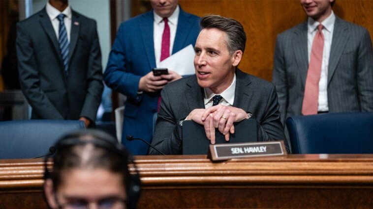 exclusive:-hawley-to-introduce-bill-blocking-lavish-usps-executive-bonuses-over-mail-delays,-losses