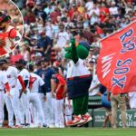 surging-red-sox-tie-franchise-record-with-15th-straight-win