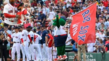 surging-red-sox-tie-franchise-record-with-15th-straight-win
