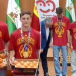 spain-stars-receive-tomatoes-after-winning-world-cup-in-long-standing-tradition