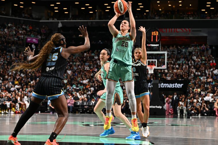 sabrina-ionescu’s-torrid-fourth-quarter-leads-comeback-win-over-sky-to-send-liberty-into-all-star-break