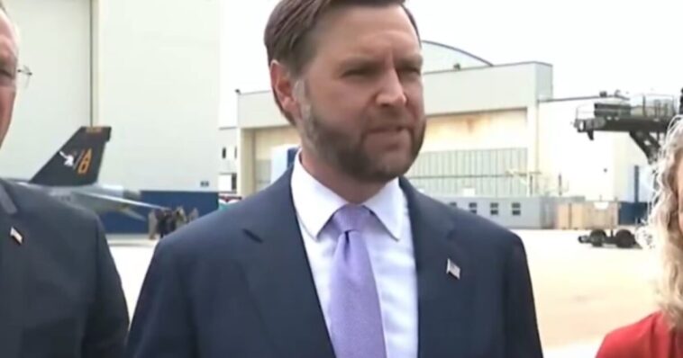 new:-secret-service-agent-benched-after-allegedly-leaking-sensitive-info-about-vp-jd-vance-and-his-family-to-far-left-msnow