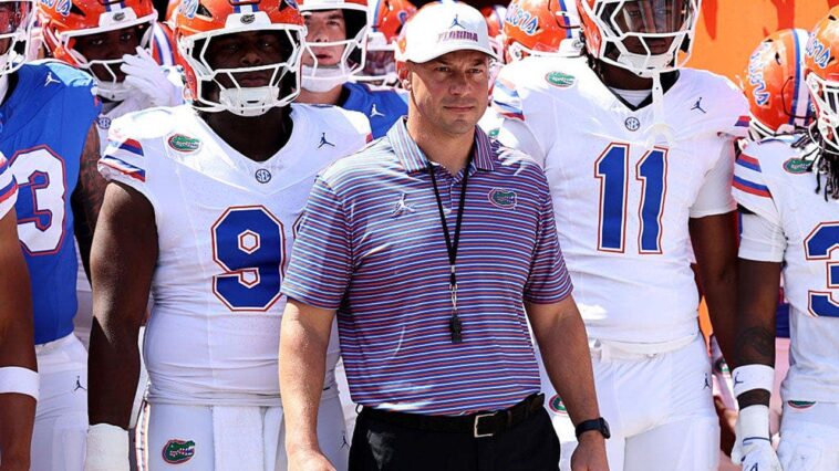 florida-coach-jon-sumrall’s-cell-phone-comments-cause-fans-and-media-members-to-lose-their-minds,-he-responds