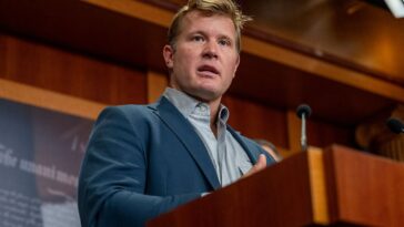 watch:-tim-sheehy-gives-fiery-speech-defending-war-against-iran,-bashing-dems