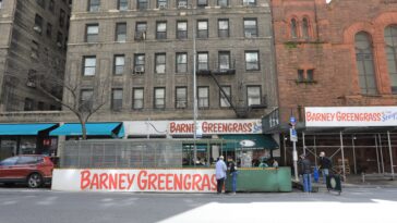 2-men-stabbed-near-central-park-in-unprovoked-attack:-sources