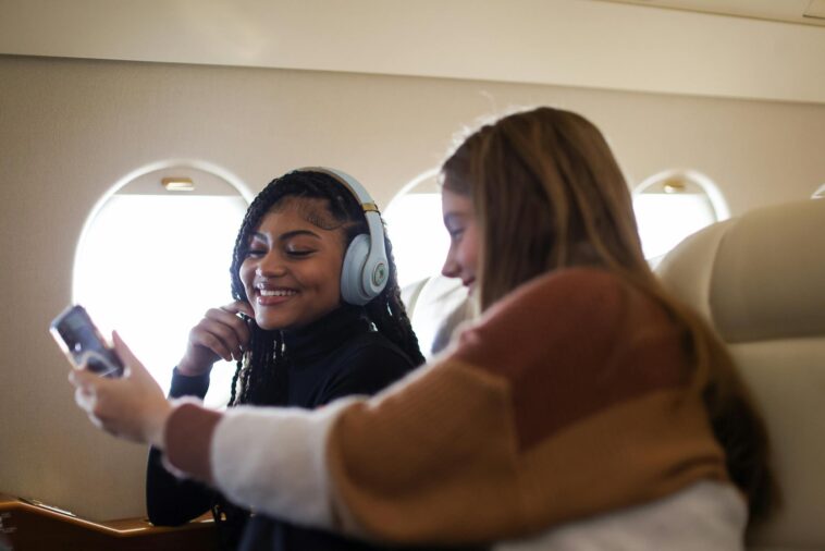 the-obnoxious-travel-behavior-that-could-get-you-kicked-off-the-plane