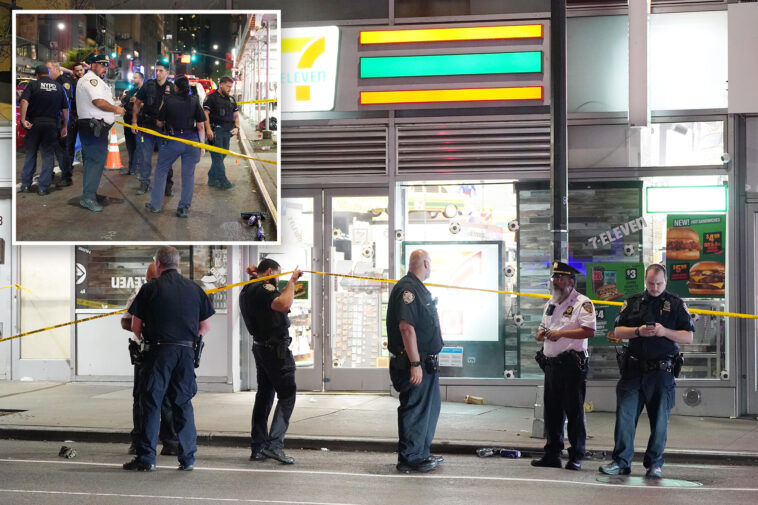 2-men-stabbed-duirng-fight-with-stranger-blocks-from-times-square:-cops,-sources