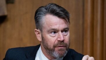 gop-sen.-young:-it’s-trump’s-job-‘to-lay-out-a-more-clear-strategy’-in-iran