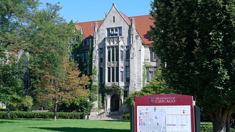 two-found-shot-to-death-inside-car-on-university-of-chicago-campus:-report