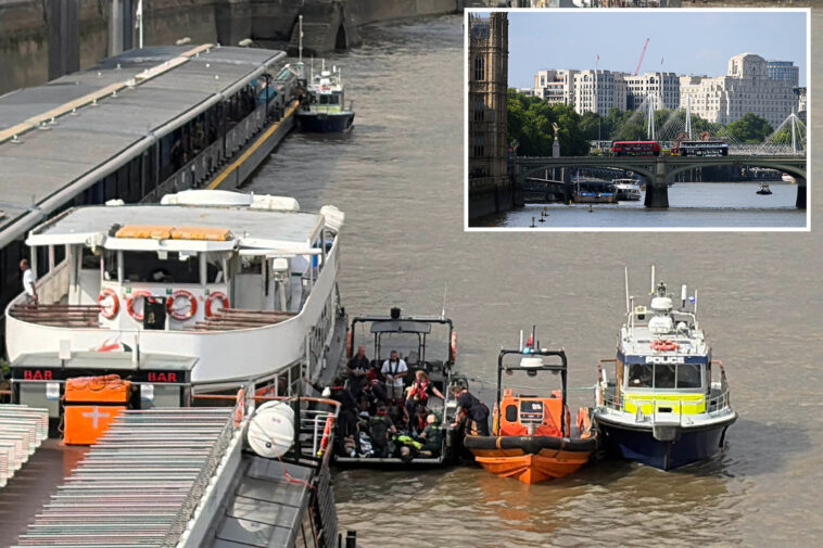 police-boat-crashes-into-bridge-in-central-london,-sending-officers-into-the-thames