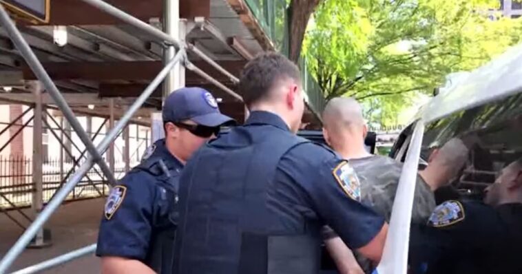 ‘allahu-akbar!’-jewish-and-asian-victims-stabbed-by-man-shouting-islamic-battle-cry-in-mamdani’s-nyc