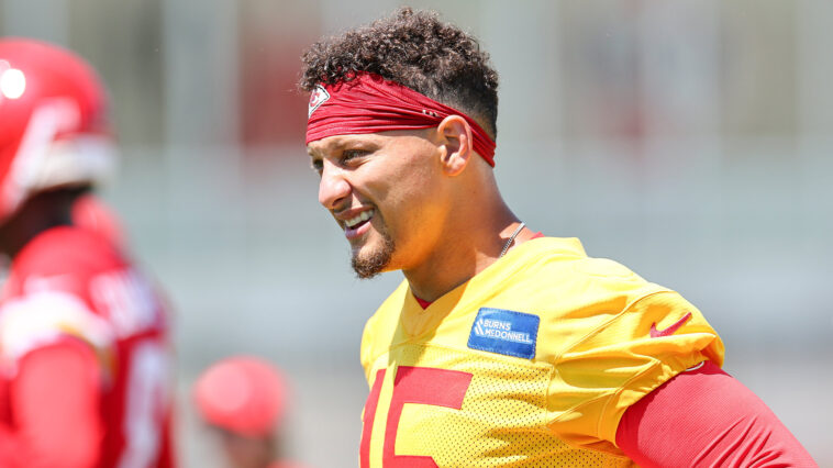 chiefs-star-qb-patrick-mahomes-cleared-for-practice-ahead-of-training-camp