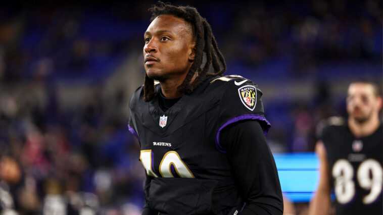 mike-vrabel:-deandre-hopkins-considering-joining-patriots’-coaching-staff