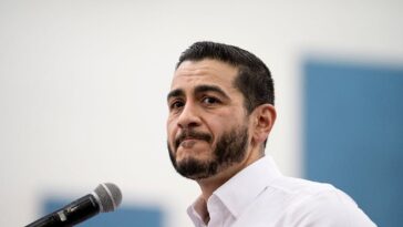major-establishment-democrat-plants-flag-against-abdul-el-sayed