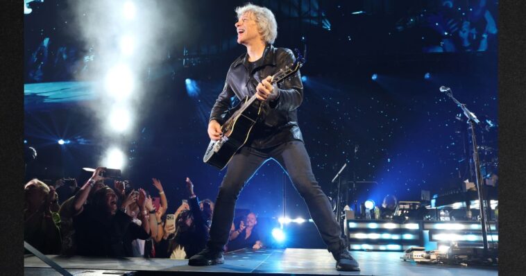 jon-bon-jovi-abruptly-ends-madison-square-garden-show:-‘i’m-gonna-have-to-cool-it’