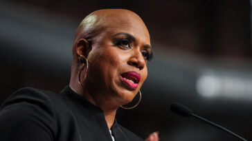 ayanna-pressley-says-trump-fears-a-black-planet,-and-she’s-not-exaggerating