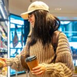 the-biggest-food-and-drink-mistakes-travelers-make-on-flights,-experts-warn