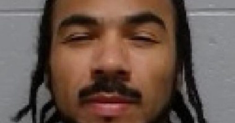 madison,-wisconsin-police-gun-down-homeless-violent-career-felon-allegedly-threatening-them-with-a-knife,-sparking-angry-protests-across-city-(videos)