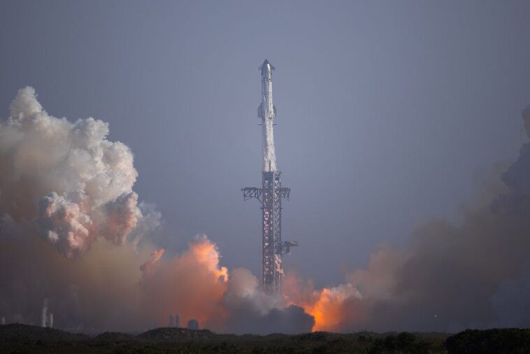 see-it:-elon-musk’s-spacex-shocks-with-‘softest-splashdown-ever’-of-rocket-into-ocean