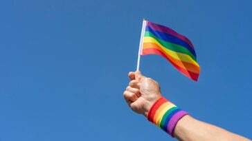 fewer-gay-professionals-feel-being-gay-helps-their-career