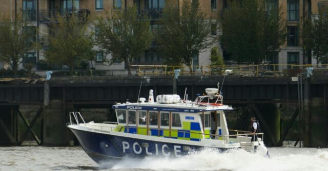 london-police-boat-crash-sees-armed-officers-flung-into-the-thames