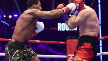 anthony-joshua-survives-two-knockdowns-in-win-to-keep-alive-all-british-fight-vs.-tyson-fury