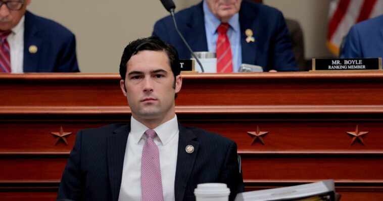 watch:-smithsonian-director-flounders-in-house-hearing-when-republican-exposes-rampant-wokeness