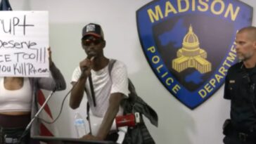 watch:-weakest-police-chief-in-america-lets-marxists-take-over-briefing,-call-for-murder-of-his-officer,-and-then-he-thanks-them-for-coming