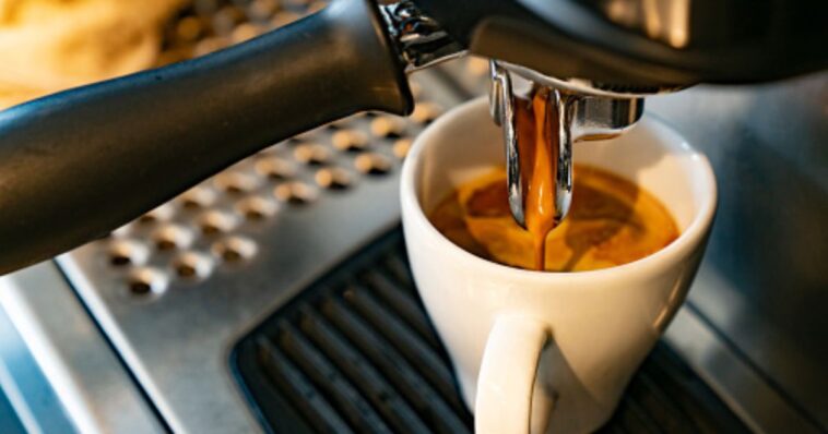 drinking-coffee-is-actually-good-for-your-heart,-but-there’s-a-catch