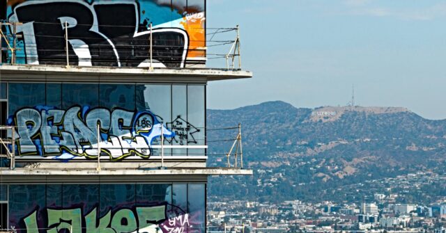 video:-karen-bass’s-downtown-la.-eyesore-‘graffiti-towers’-finally-being-cleaned-up