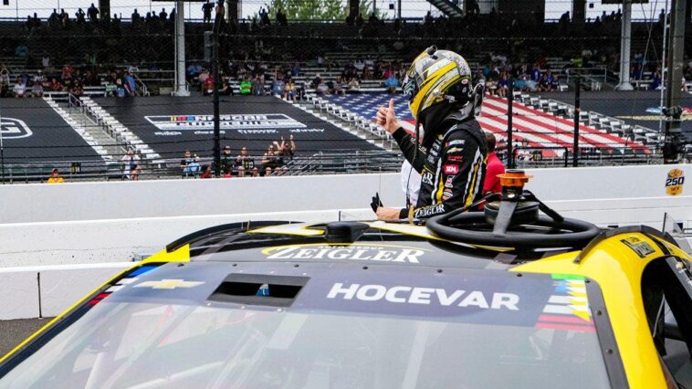 nascar-race-looks-pathetic-with-empty-seats,-driver-gives-the-finger-&-the-most-embarrassing-command-ever?