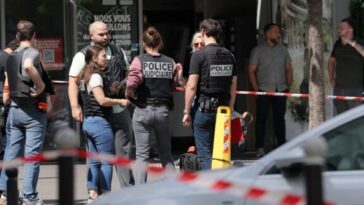 pregnant-woman-among-three-injured-in-paris-‘allah-commanded-me’-stabbing-spree