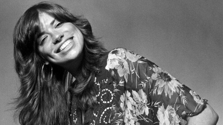 ‘you’re-so-vain’-singer-carly-simon-says-parkinson’s-and-cancer-diagnoses-kept-her-from-public-eye
