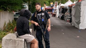 police-searching-for-second-suspect-after-deadly-shooting-at-seattle-festival