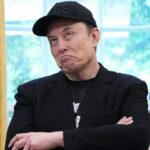 elon-musk-becomes-world’s-first-former-trillionaire